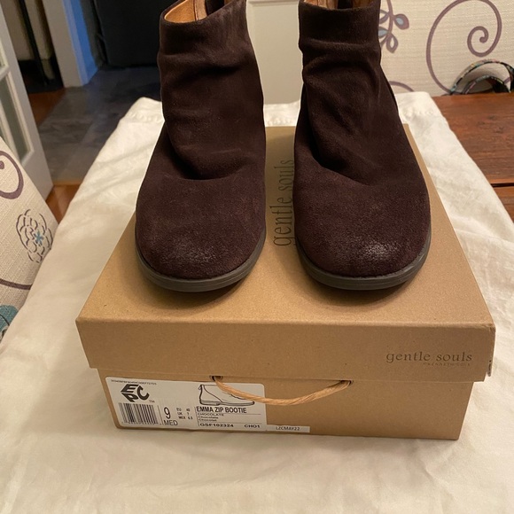 Gentle Souls chocolate brown booties - Picture 3 of 7